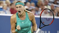 POOOOJĎ! Česká tenistka Petra Kvitová slaví úspěšnou výměnu v utkání na turnaji... POOOOJĎ! Česká tenistka Petra Kvitová slaví úspěšnou výměnu v utkání na turnaji...