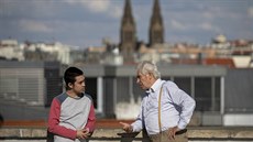 Herci Alois Švehlík a Dui Ahn Tran během natáčení snímku Na střeše (11. srpna... Herci Alois Švehlík a Dui Ahn Tran během natáčení snímku Na střeše (11. srpna...