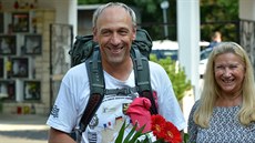 Francouzský spisovatel Laurent Guillet na litvínovském hřbitově. Francouzský spisovatel Laurent Guillet na litvínovském hřbitově.