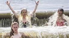 Léto je na vrcholu svých sil. Vysoké teploty ženou lidi k nejbližším řekám a... Léto je na vrcholu svých sil. Vysoké teploty ženou lidi k nejbližším řekám a...