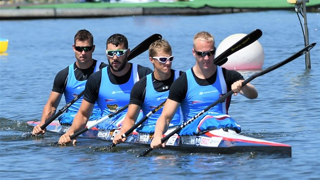 esk tykajak ve sloen Jakub Zavel, Radek louf, Josef Dostl a Jan trba ve finle na 500 m na MS v Portugalsku.