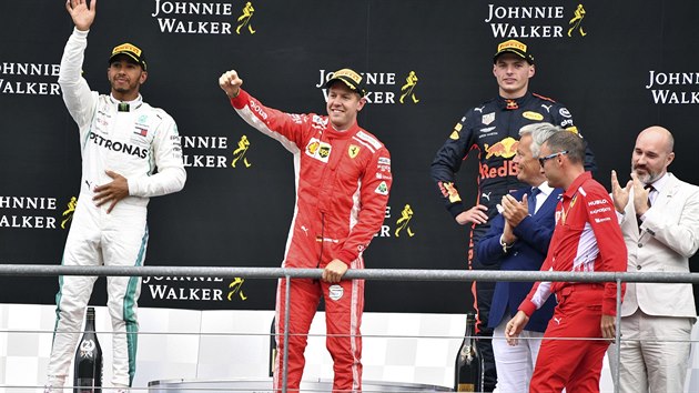 Nejrychlej trojka Velk ceny Belgie (zleva): Lewis Hamilton, Sebastian Vettel a Max Verstappen.
