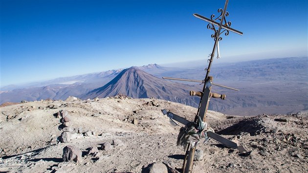Rann pohled z vrcholu sopy Chachani v jinm Peru (6 057m)