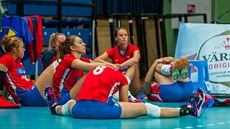 ZKLAMÁNÍ. České volejbalistky po prohře v Estonsku. ZKLAMÁNÍ. České volejbalistky po prohře v Estonsku.