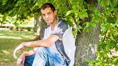Brankář fotbalových Nemanic Jozef Polomčák se proměnil ve střelce. Brankář fotbalových Nemanic Jozef Polomčák se proměnil ve střelce.