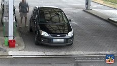Muž, který ujel bez placení od benzinky, na sebe upozornil policisty Muž, který ujel bez placení od benzinky, na sebe upozornil policisty