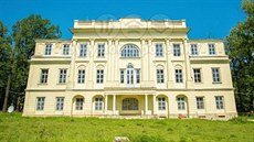 Zámek v Hnojníku na Frýdecko-Místecku poté, co dosavadní majitel provedl... Zámek v Hnojníku na Frýdecko-Místecku poté, co dosavadní majitel provedl...