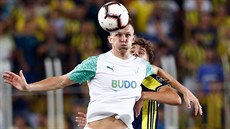 Český útočník Tomáš Nevid ve svém předposledním utkání za Bursaspor, v polovině... Český útočník Tomáš Nevid ve svém předposledním utkání za Bursaspor, v polovině...