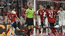 Thomas Müller (vlevo) z Bayernu Mnichov se raduje z gólu. Thomas Müller (vlevo) z Bayernu Mnichov se raduje z gólu.