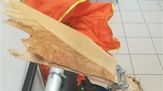 Snímek motorového paraglidu, se kterým se zřítil letec na okraji Prostějova.... Snímek motorového paraglidu, se kterým se zřítil letec na okraji Prostějova....