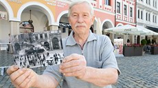 Josef Přikryl u libereckého podloubí, které pobořil tank. Josef Přikryl u libereckého podloubí, které pobořil tank.
