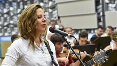 Aneta Langerová na zkoušce koncertu při příležitosti 50. výročí srpnových... Aneta Langerová na zkoušce koncertu při příležitosti 50. výročí srpnových...