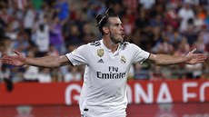Gareth Bale (Real Madrid) oslavuje gól do sítě Girony. Gareth Bale (Real Madrid) oslavuje gól do sítě Girony.