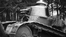 Lehký tank Renault FT ve výzbroji eskoslovenské armády bhem závrených...
