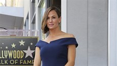 Jennifer Garnerová se svou hvzdou na hollywoodském chodníku slávy (Los...