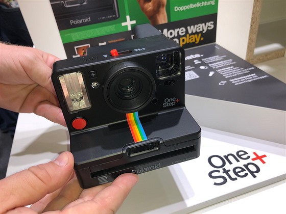 Instantní fotografie z nového Polaroidu One Step+ lze pímo doladit v aplikace...