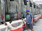 Na Masarykov nmst v Jihlav ve tvrtek byly k vidn nov autobusy Iveco...
