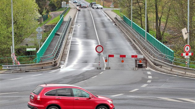 Doubsk most v Karlovch Varech a jeho stav na zatku rekonstrukce v dubnu 2018.