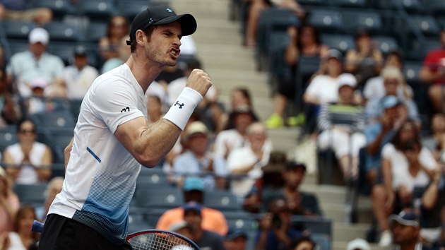 Skotsk tenista Andy Murray emotivn slav zisk fiftnu v utkn 2. kola US Open.