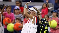 Sbohem! Caroline Wozniacká se na US Open rozloučila už ve 2. kole. Sbohem! Caroline Wozniacká se na US Open rozloučila už ve 2. kole.