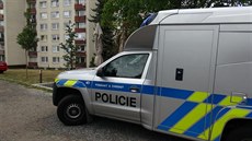 Z druhého patra bytového domu v Benešově ve čtvrtek ráno vypadlo dítě. Do... Z druhého patra bytového domu v Benešově ve čtvrtek ráno vypadlo dítě. Do...