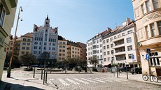 V polovině září bude oficiálně pojmenován prostor v Dejvicích po spisovateli... V polovině září bude oficiálně pojmenován prostor v Dejvicích po spisovateli...