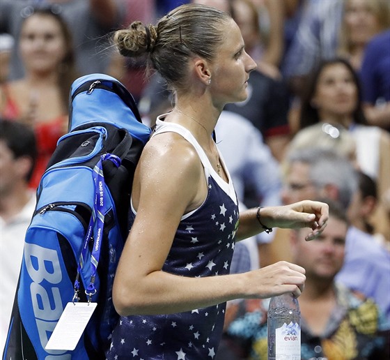 KONEC. eská tenistka Karolína Plíková se louí s US Open stejn jako loni ve...