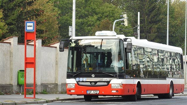 Od soboty 1. záí dochází ke zmnám v linkovém vedení výrazné budou v oblasti Maleic. Linka 163 bude zkrácena o úsek elivského (A) - Depo Hostiva (A) a vyjede nová linka 199 co upímn nechápu pro vloené spoje nemohou jezdit jako linka 188. Vzpomín