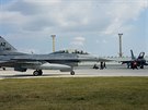 Nad Nmt ltaly sthaky F-16 i bojov vrtulnky