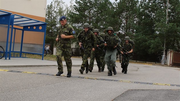 Dobrovolnci si vyzkoueli 25 hodin s 25. protiletadlovm raketovm plukem ze Strakonic. Byl mezi nimi i redaktor MF DNES Luk Marek.