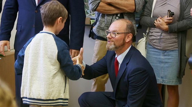 Zkladn kolu Hudcova v Brn navtvil na zatku novho kolnho roku ministr kolstv Robert Plaga.