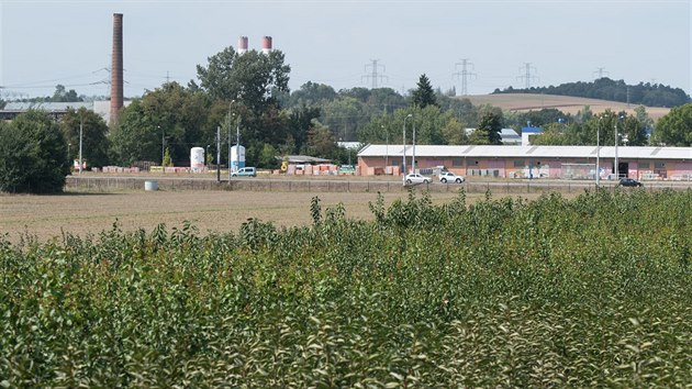 Plocha mezi sdlitm ve zlnsk sti Malenovice a obchodnm centrem, kde by mla stt nov nemocnice. (2018)