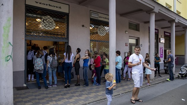 Prodej zmrzliny za retro ceny v praskch Stranicch ve zmrzlinrn Crème de la Crème (5.9.2018). 