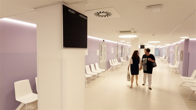 V olomouck fakultn nemocnici byla slavnostn otevena nov budova II. intern kliniky gastroenterologie a geriatrie za tm 400 milion korun.