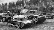 Názorné porovnání velikostí nmeckého stedního tanku PzKpfw IV a polského...