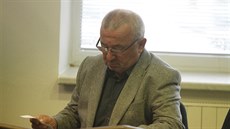 Před žďárským soudem stanul bývalý starosta Fryšavy pod Žákovou horou Josef... Před žďárským soudem stanul bývalý starosta Fryšavy pod Žákovou horou Josef...