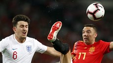Španělský útočník Iago Aspas (vpravo) a anglický obránce Harry Maguire Španělský útočník Iago Aspas (vpravo) a anglický obránce Harry Maguire