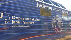 Elektrická lokomotiva spojující eské dráhy s Dopravní fakultou Jana Pernera...