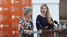 Místopředsedkyně poslanců ČSSD Kateřina Valachová s kolegyní poslankyní Alenou... Místopředsedkyně poslanců ČSSD Kateřina Valachová s kolegyní poslankyní Alenou...