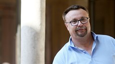 Devětačtyřicetiletý Martin Říha pracoval jako stavební technik, poté jako... Devětačtyřicetiletý Martin Říha pracoval jako stavební technik, poté jako...