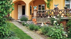 Původnímu viničnímu domku se Martinovi s Danielou podařilo vrátit jeho bývalou... Původnímu viničnímu domku se Martinovi s Danielou podařilo vrátit jeho bývalou...