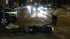 Nehoda motorky s autem v pražských Holešovicích. (4.9.2018) Nehoda motorky s autem v pražských Holešovicích. (4.9.2018)
