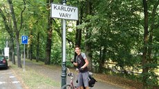 Jan Tůma se vydal na skládacím kole do nejzápadnějšího bodu republiky až za Aš.... Jan Tůma se vydal na skládacím kole do nejzápadnějšího bodu republiky až za Aš....