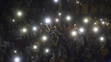 TMA. Ukrajinští fanoušci před začátkem zápasu Ligy národů proti Česku. V... TMA. Ukrajinští fanoušci před začátkem zápasu Ligy národů proti Česku. V...