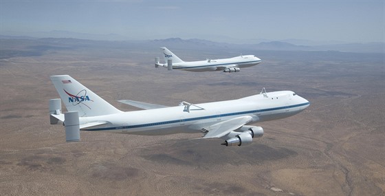 Boeing 747 N905NA (vpedu) a N911NA spolu za dobu sluby letly pouze jednou,...