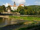 Jez na řece Sázavě ve městě Sázava Jez na řece Sázavě ve městě Sázava