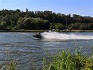 Závody vodních skůtrů na Vltavě u jezu Klecánky Závody vodních skůtrů na Vltavě u jezu Klecánky