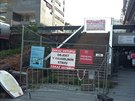 Na stanici metra Budějovická na trase C je uzavřen vchod směrem k poliklinice. Na chodce čeká doslova překážková dráha. Na stanici metra Budějovická na trase C je uzavřen vchod směrem k poliklinice. Na chodce čeká doslova překážková dráha.