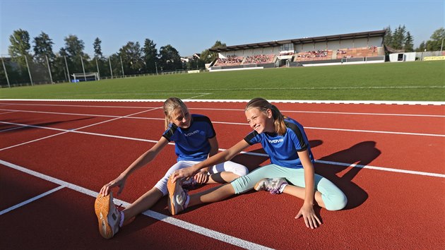 Atletický areál Na Losích oficiálně otevřely závody štafet brodských základních... Atletický areál Na Losích oficiálně otevřely závody štafet brodských základních...