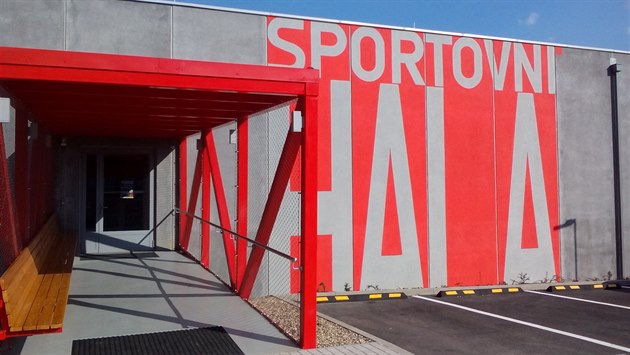 Výstavba haly přišla Hodkovice na třicet pět milionů korun. Výstavba haly přišla Hodkovice na třicet pět milionů korun.